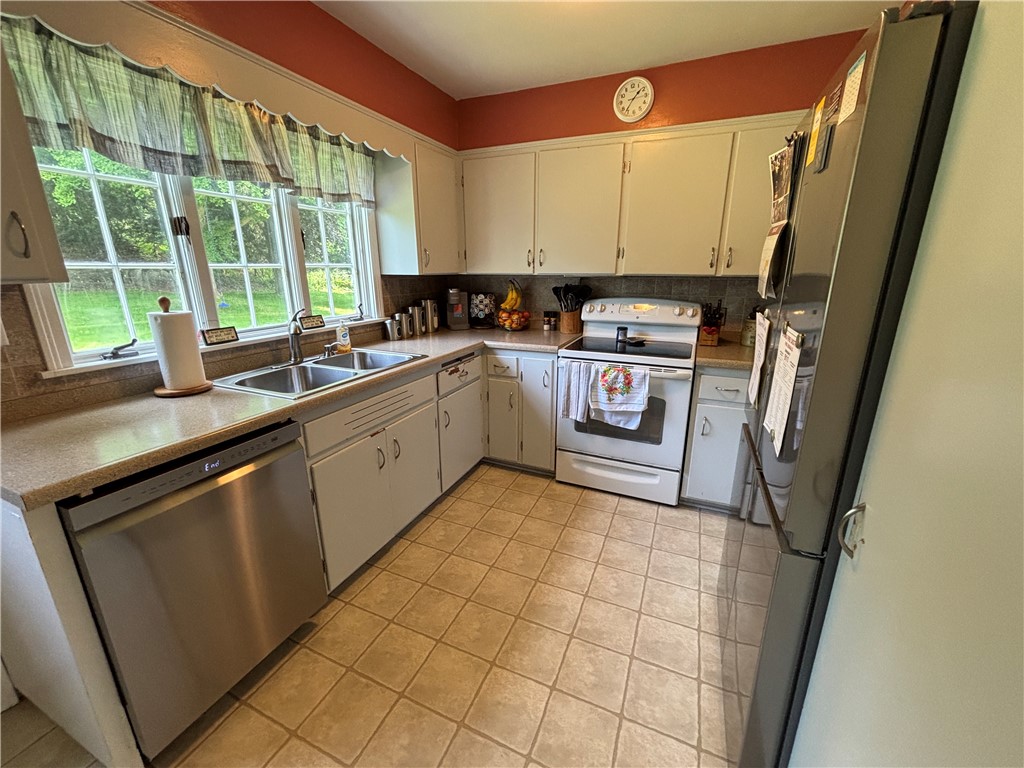 46 Dickerson Street, Lyons, New York image 13
