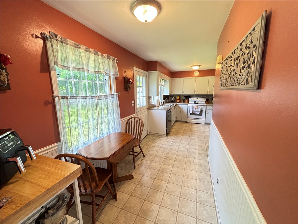 46 Dickerson Street, Lyons, New York image 9