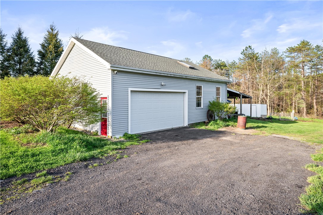 1403 Middle Road, Caledonia, New York image 38