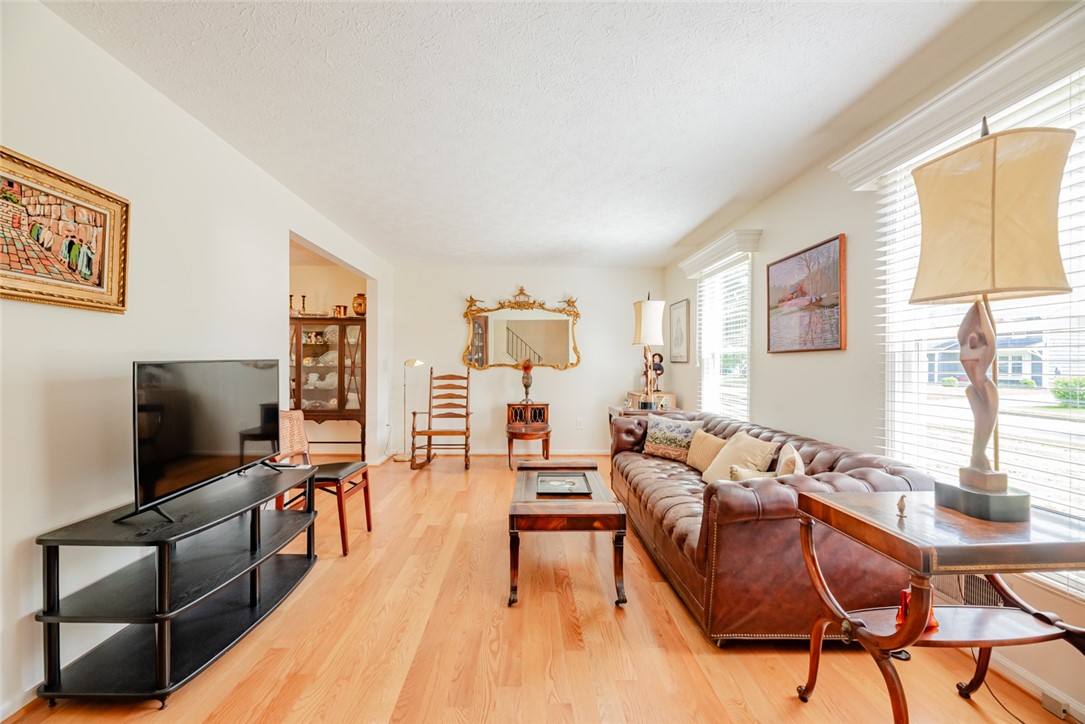 11 Brightwoods Lane, Brighton, New York image 6
