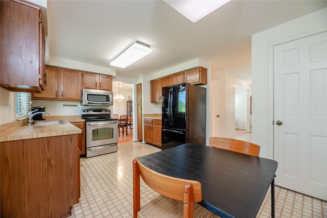 11 Brightwoods Lane, Brighton, New York image 14