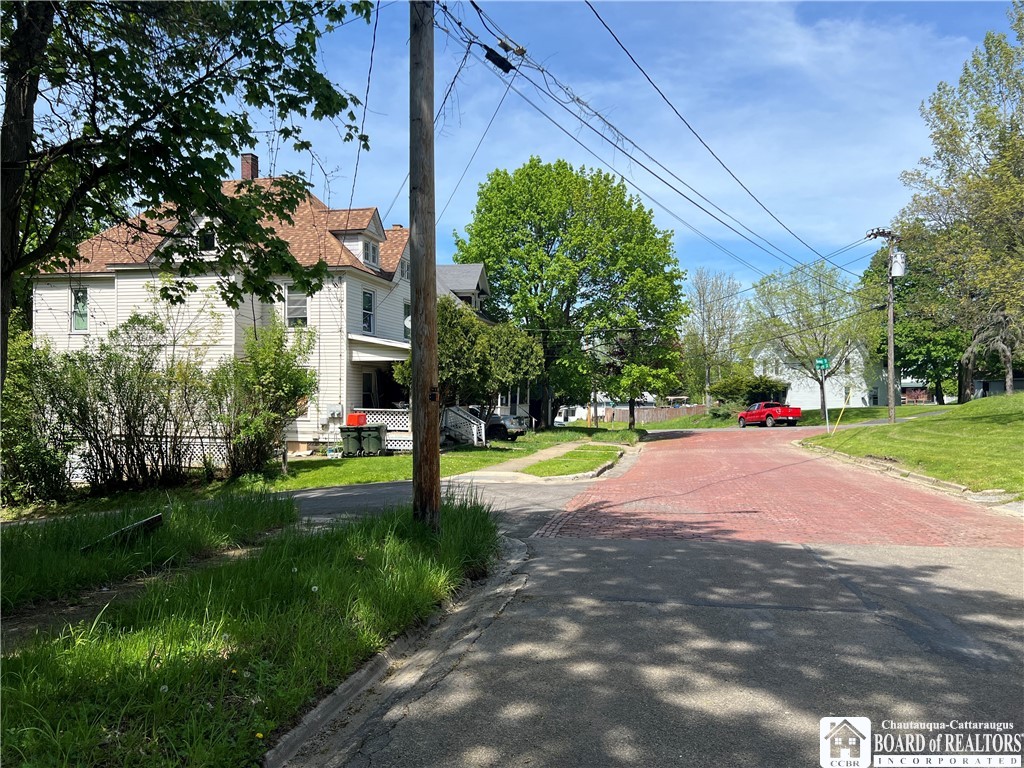 Bemus Street, Jamestown, New York image 7