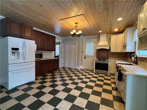 Tiny photo for 510 Greeves Street, Kane Boro, PA 16735 (MLS # R1660101)