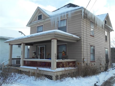 Homes For Sale - 285 Fall Street<br/> Seneca Falls, NY 13148