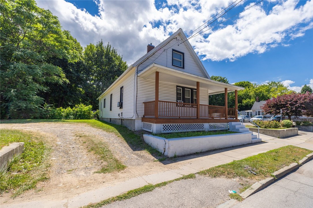947 Clifford Ave