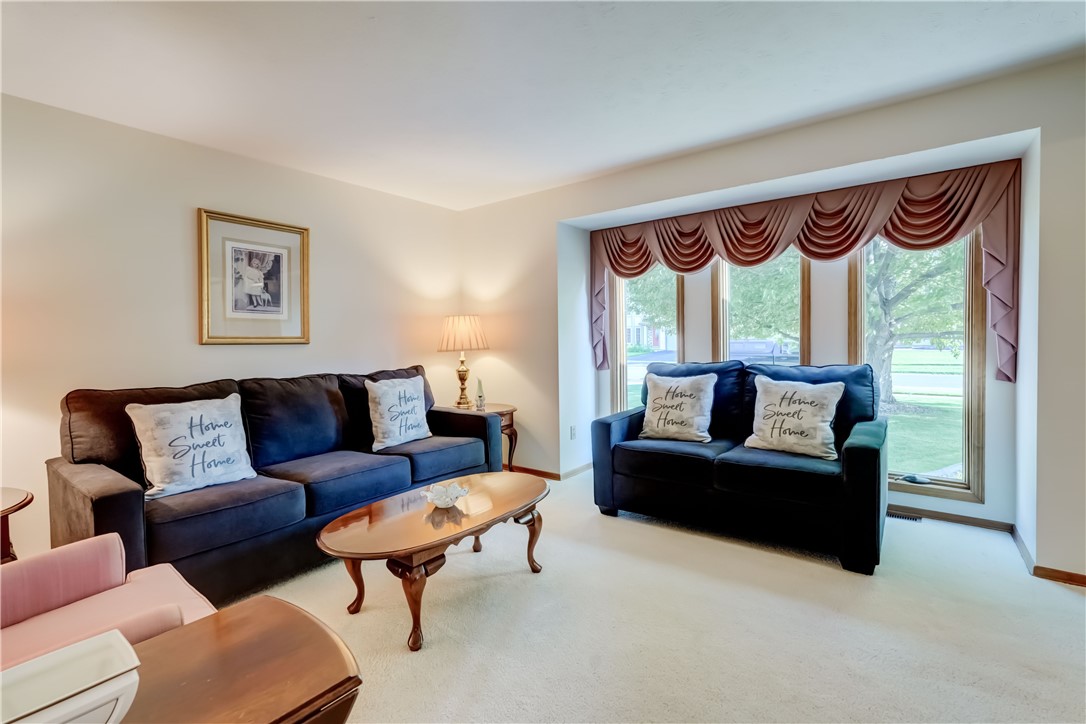 144 Wood Run, Greece, New York image 12