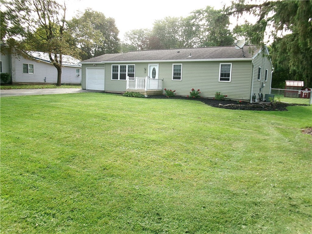33 Crest Ave