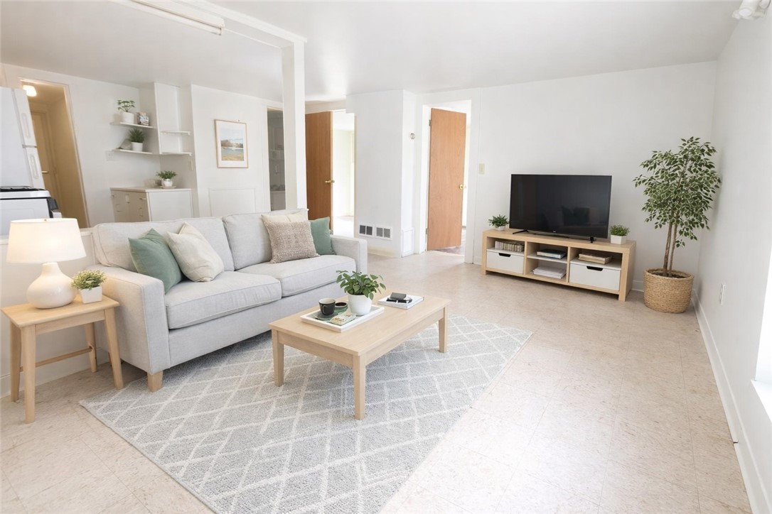 130 E Elisha Street 4