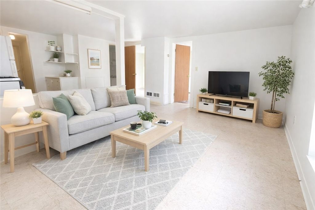 Photo of 130 E Elisha Street #4, Waterloo, NY 13165 (MLS # R1665370)