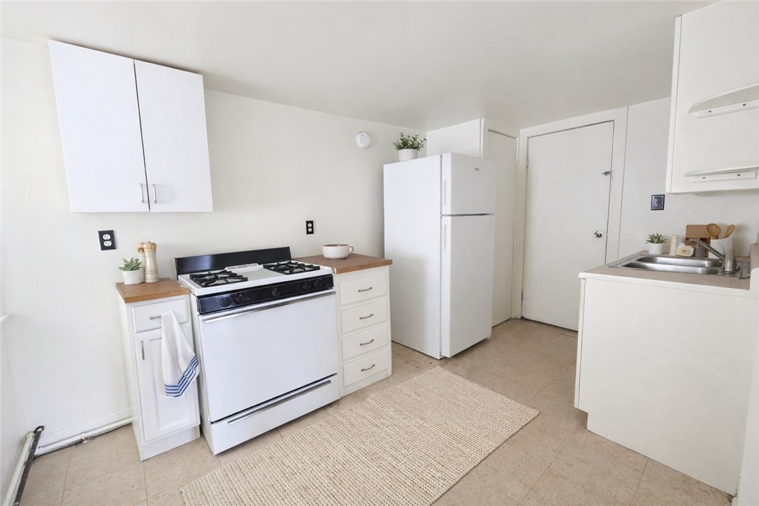 130 E Elisha Street 4