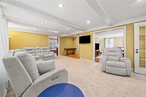 Tiny photo for 32 Summit Oaks, Pittsford, NY 14534 (MLS # R1689969)