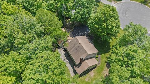 Tiny photo for 32 Summit Oaks, Pittsford, NY 14534 (MLS # R1689969)