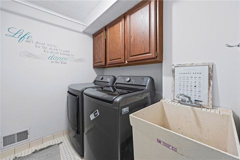 Tiny photo for 32 Summit Oaks, Pittsford, NY 14534 (MLS # R1689969)