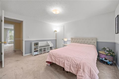 Tiny photo for 32 Summit Oaks, Pittsford, NY 14534 (MLS # R1689969)