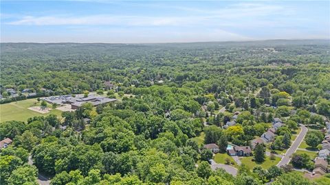 Tiny photo for 32 Summit Oaks, Pittsford, NY 14534 (MLS # R1689969)
