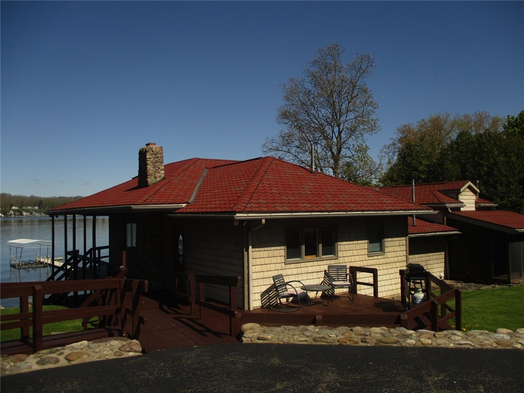 4556 E Lake Road