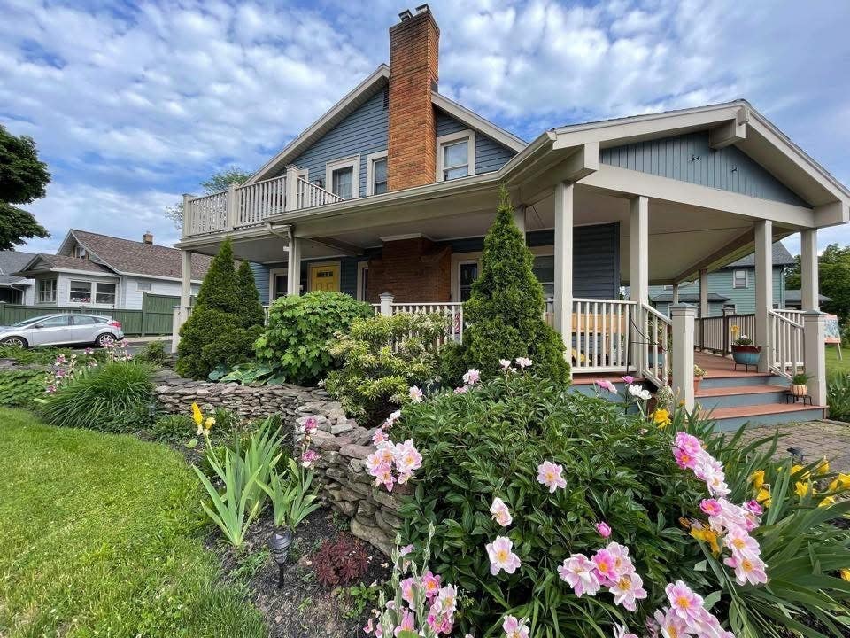 Photo of 1700 Mt Hope Avenue, Rochester, NY 14620 (MLS # R1693281)