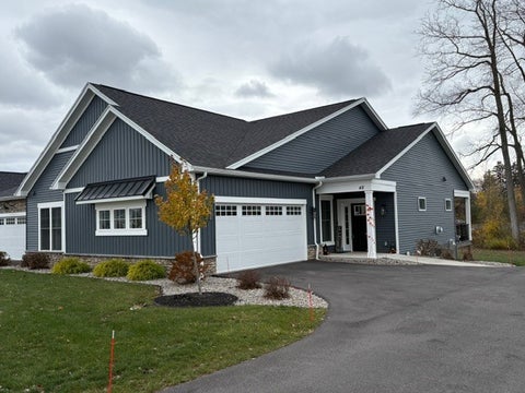Townhouse For Sale - 48 Autumn Leaf Trl<br/> Monroe County, Webster, NY 14580