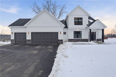 Homes For Sale - 5 Tall Castle Lane<br/> Penfield, NY 14526