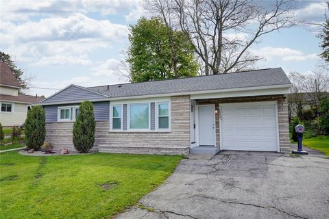 Homes For Sale - 2092 N Goodman Street<br/> Monroe County, Irondequoit, NY 14609