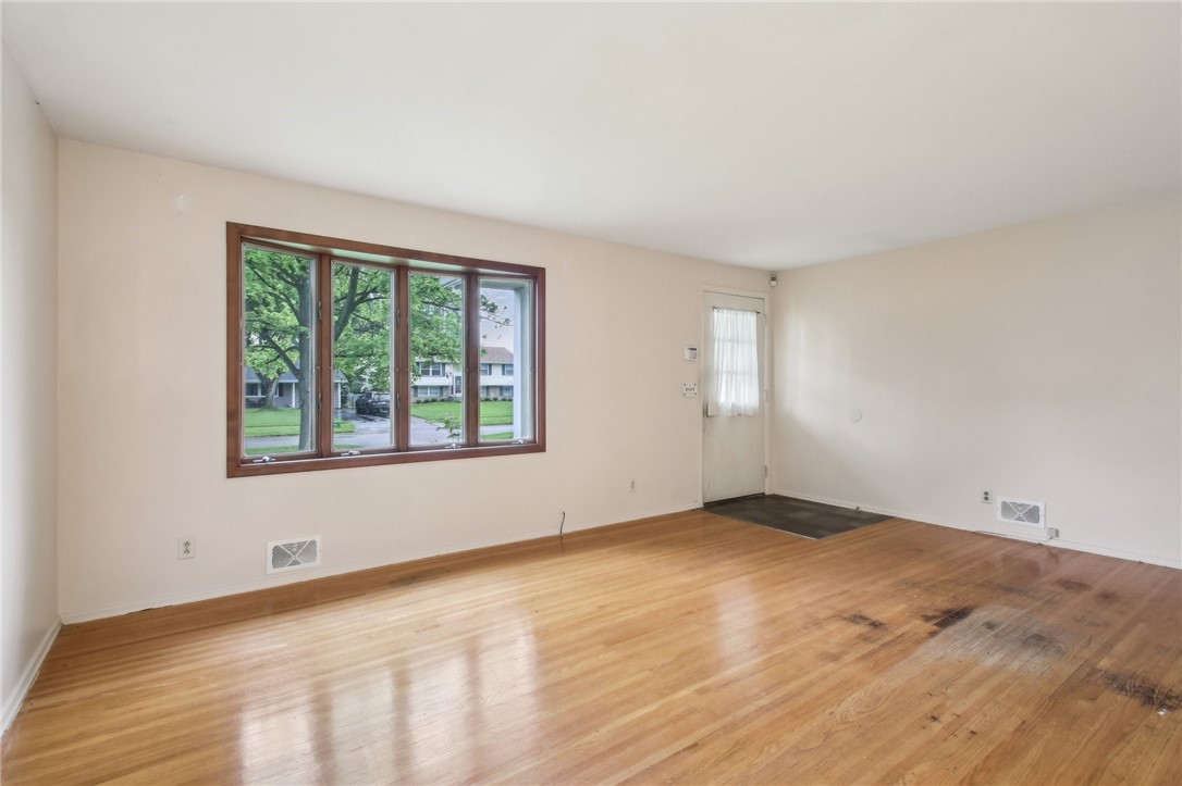 384 Courtly Circle