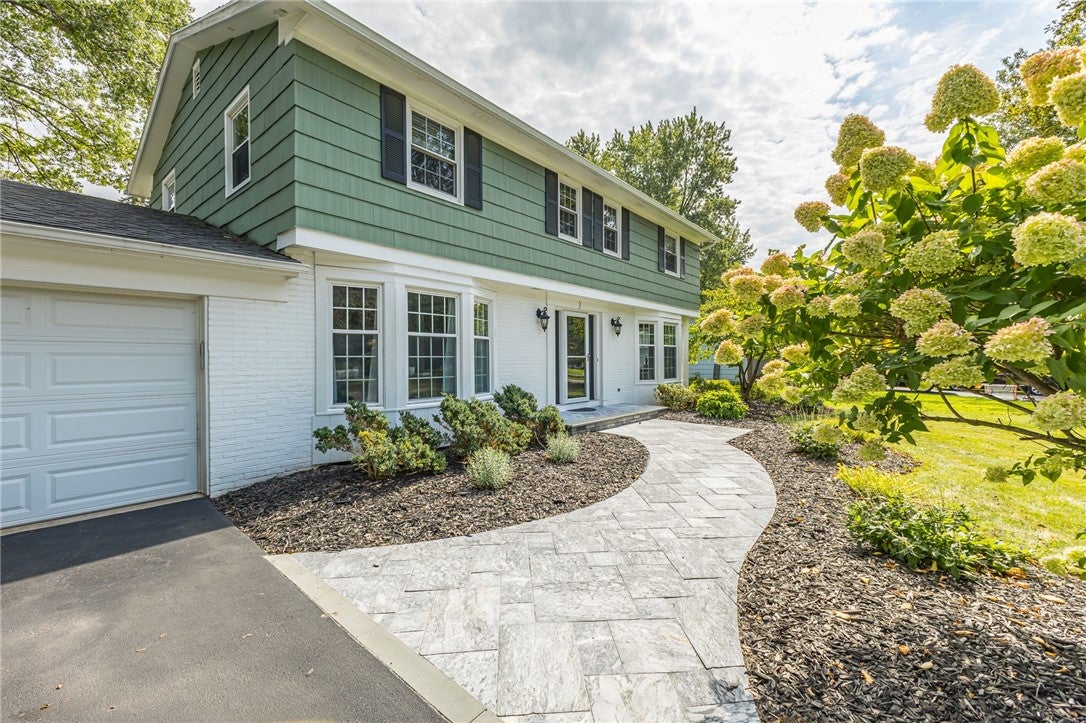 3 Rensselaer Drive