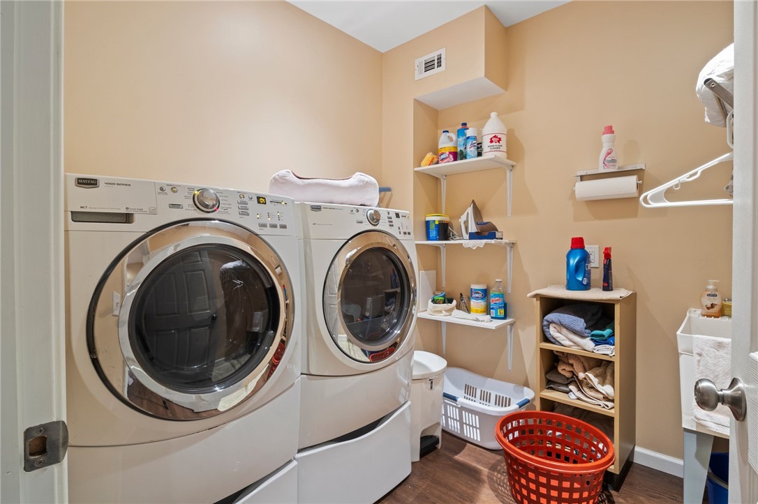 1131 Wall Road, Webster, New York image 33