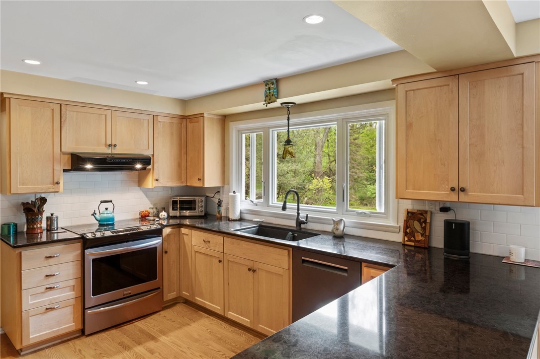 1131 Wall Road, Webster, New York image 13