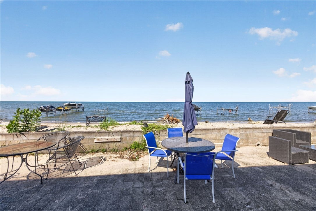 960 Edgemere Drive