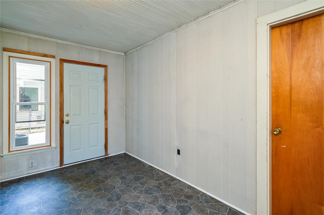 130 Thornton Road, Irondequoit, New York image 23