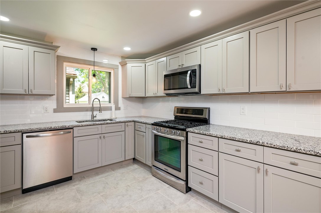 130 Thornton Road, Irondequoit, New York image 17