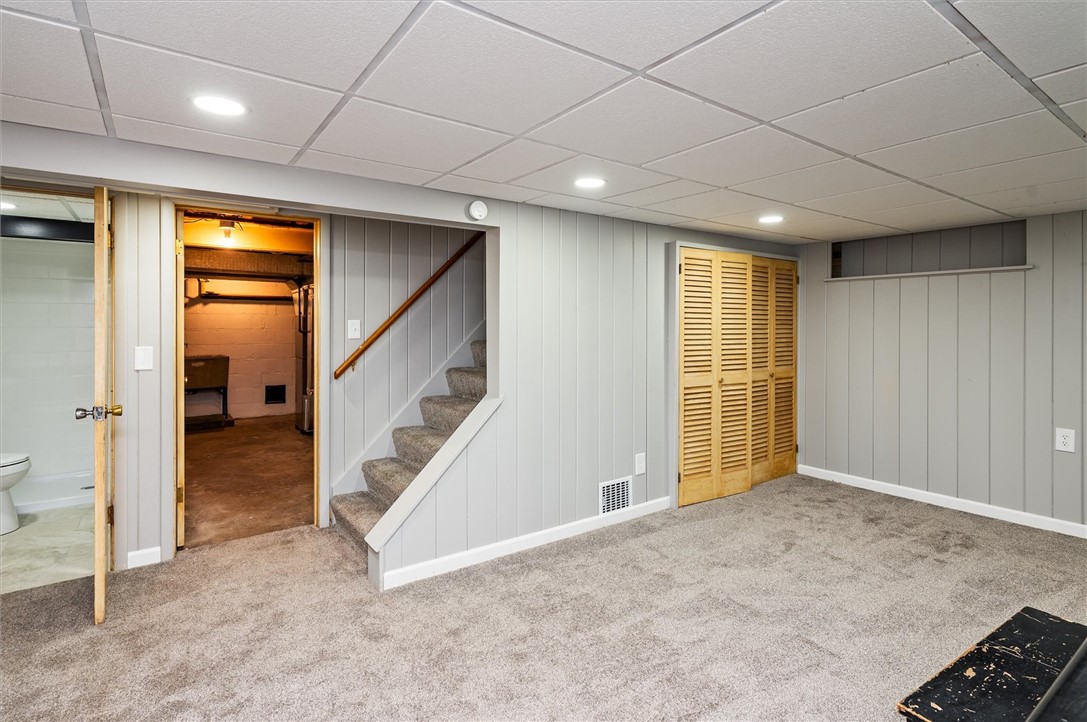 130 Thornton Road, Irondequoit, New York image 41