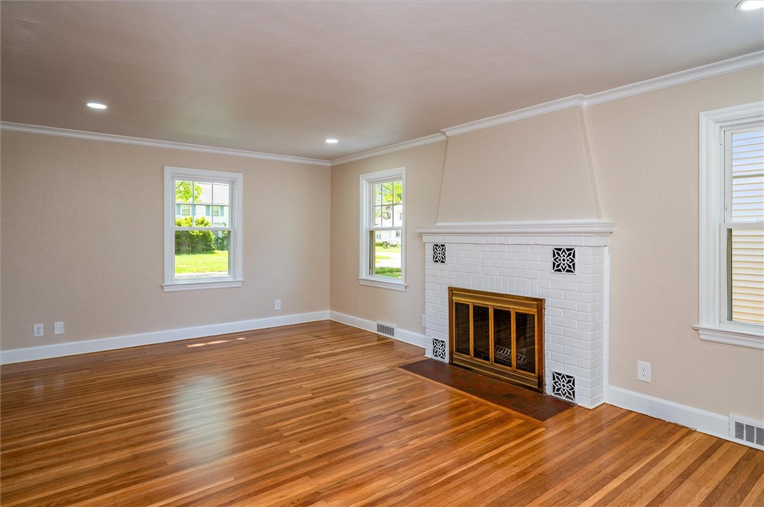 130 Thornton Road, Irondequoit, New York image 11