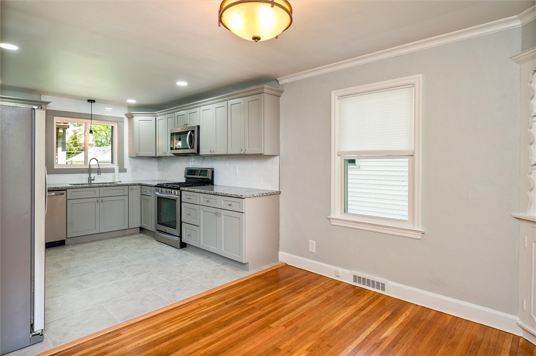 130 Thornton Road, Irondequoit, New York image 13