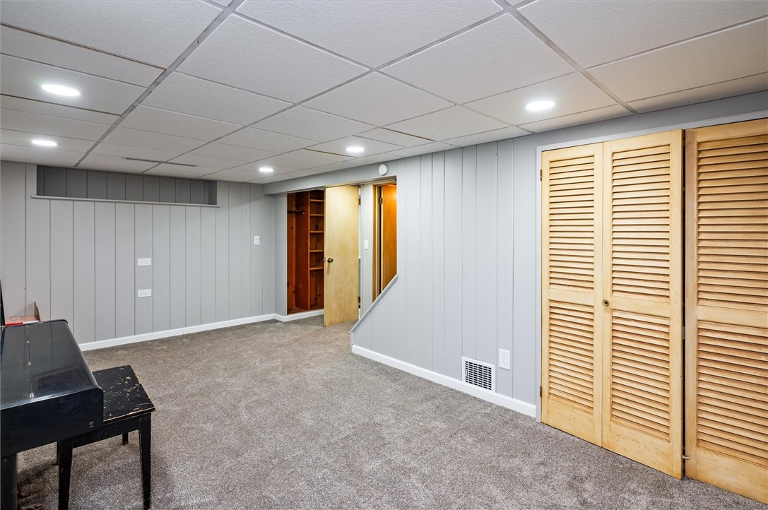 130 Thornton Road, Irondequoit, New York image 42