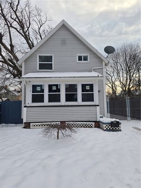 Photo of 25 Emerson Park, Rochester, NY 14606 (MLS # R1655205)