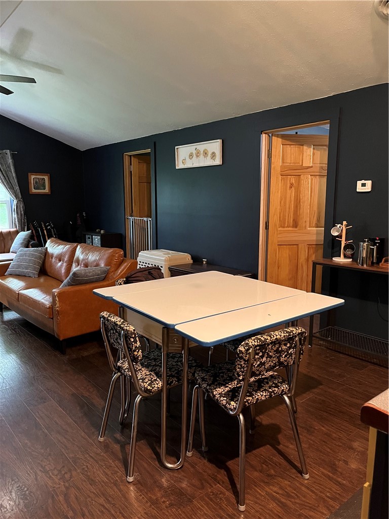 21948 Admirals Walk