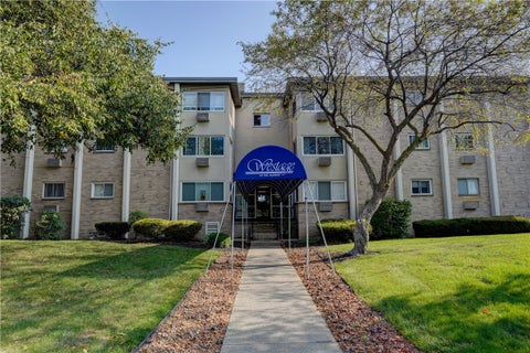 Condo For Sale - 913 Westage At The Harbor Hbr<br/> Irondequoit, NY 14617