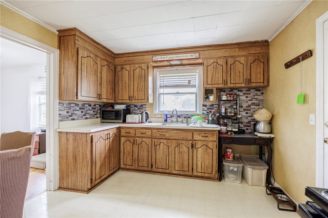 12 Queensboro Road, Irondequoit, New York image 13