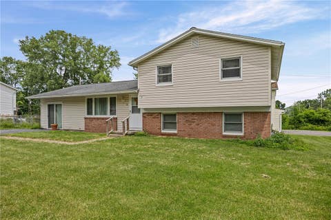 Tiny photo for 4 Mercury Drive, Gates, NY 14624 (MLS # R1707481)