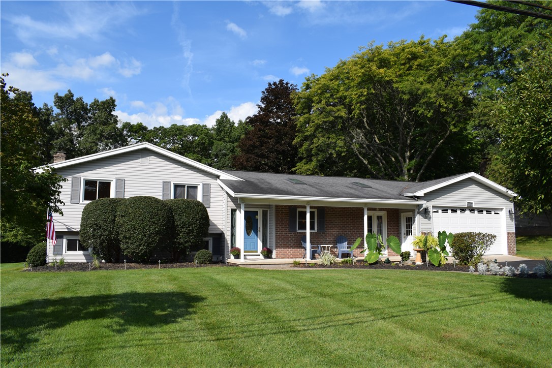 243 Parkview Drive, Penfield, New York image 2