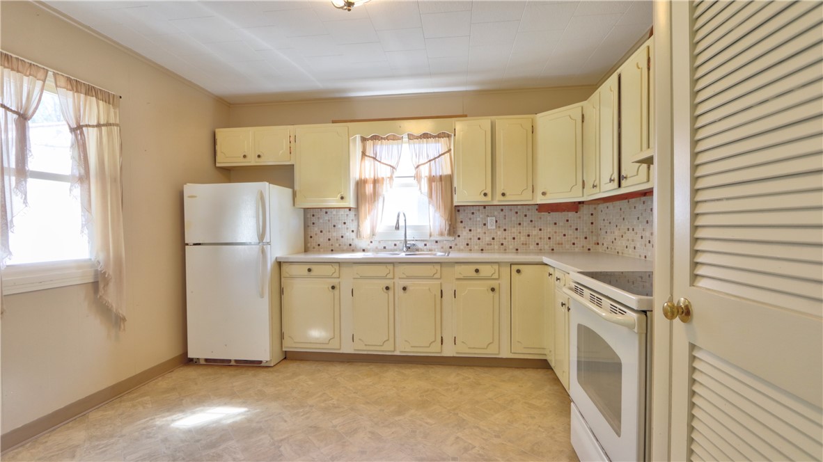 15 Wycliffe Road, Waterloo, New York image 12