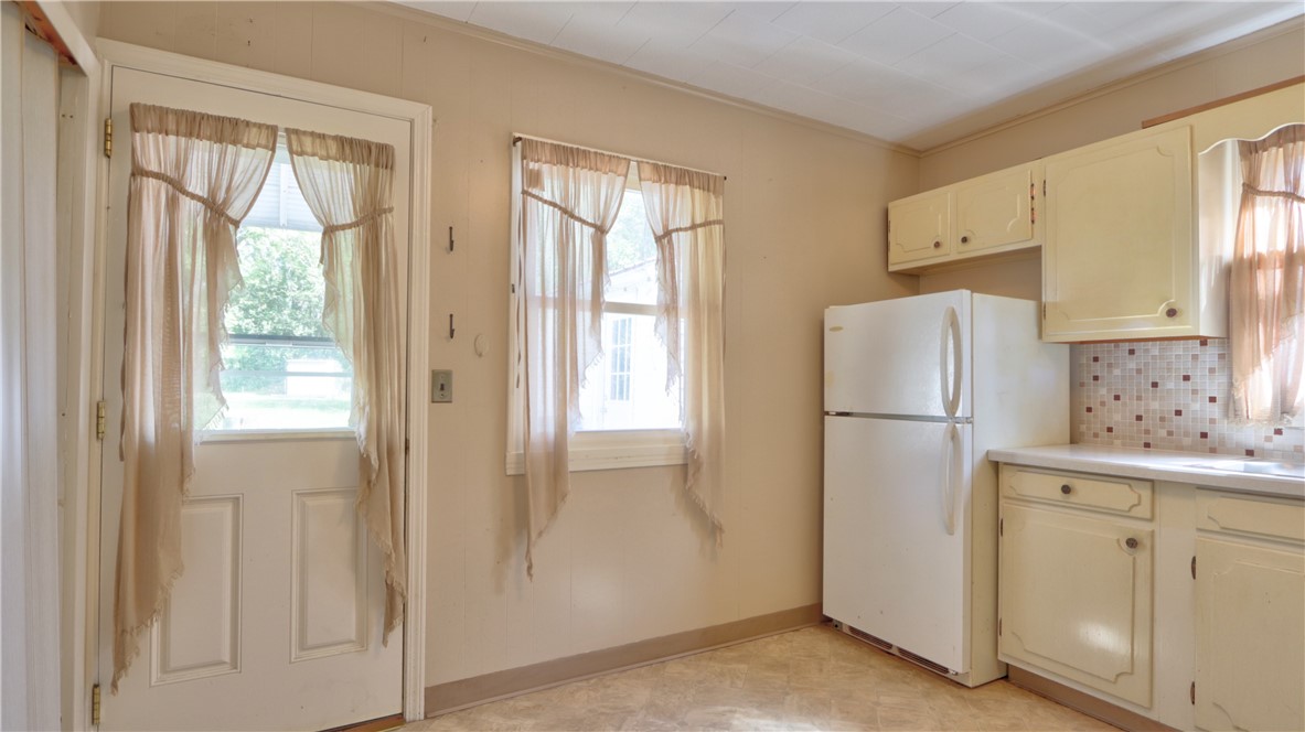 15 Wycliffe Road, Waterloo, New York image 15