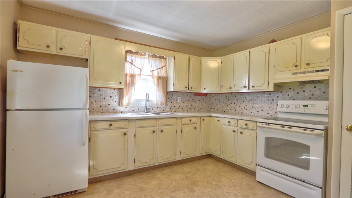 15 Wycliffe Road, Waterloo, New York image 13