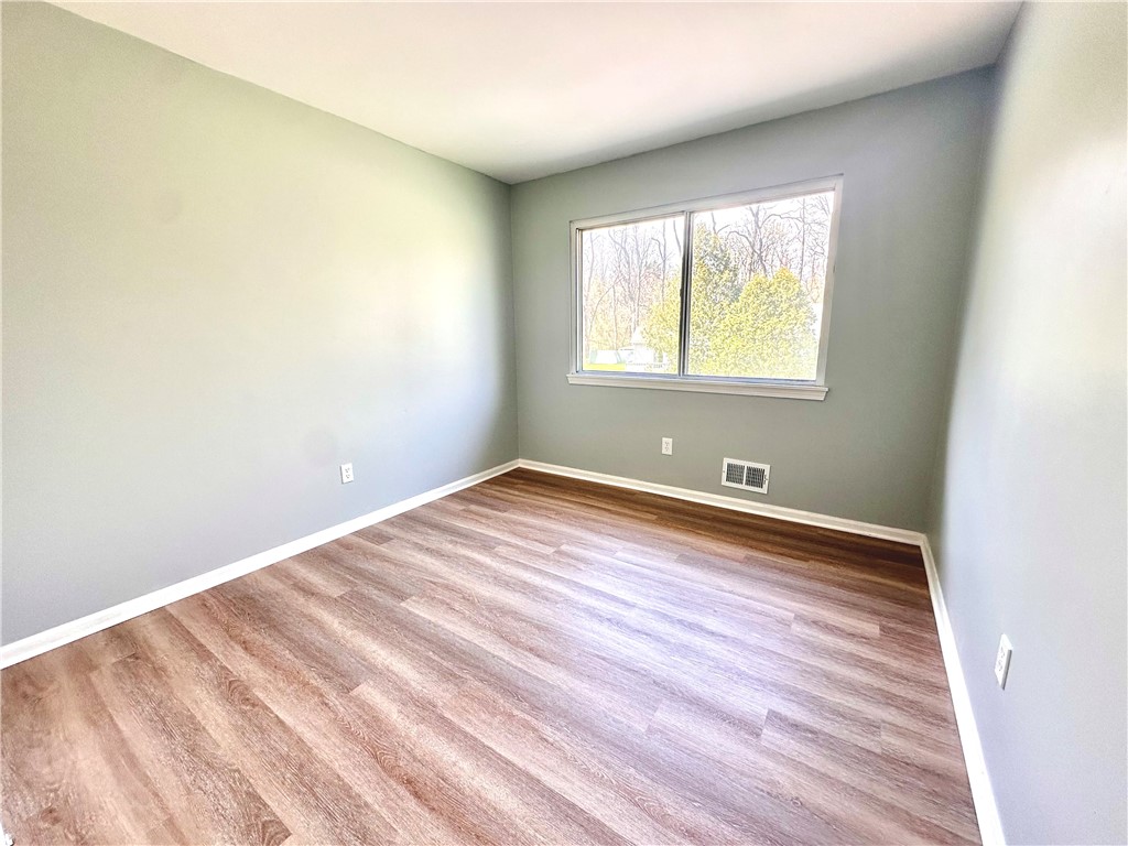 25 Milrace Drive, East Rochester, New York image 12