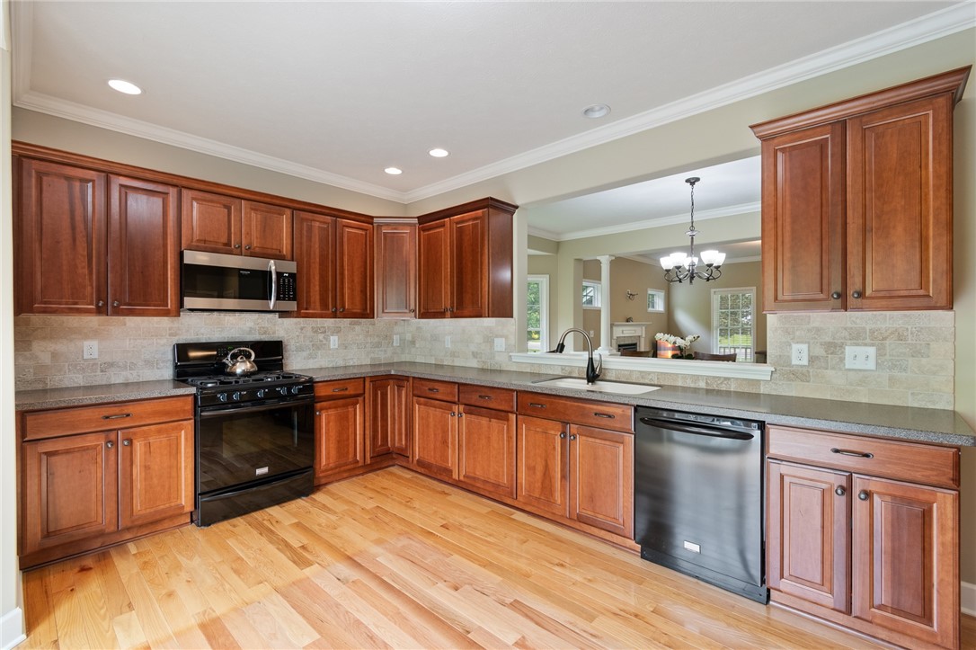 2143 Five Mile Line Road, Penfield, New York image 15