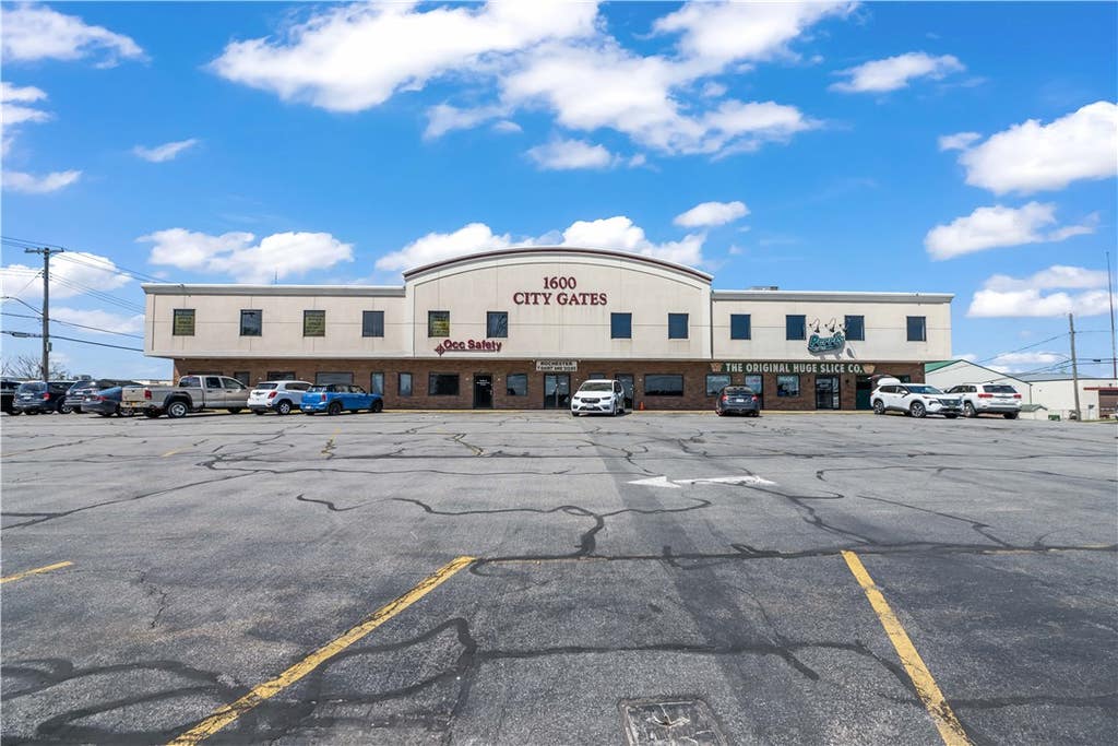 Photo of 1600 Lyell Ave, Unit 2E AVE, Rochester, NY 14606 (MLS # R1685150)