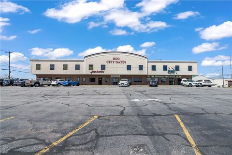 Photo of 1600 Lyell Ave, Unit 2E AVE, Rochester, NY 14606 (MLS # R1685150)