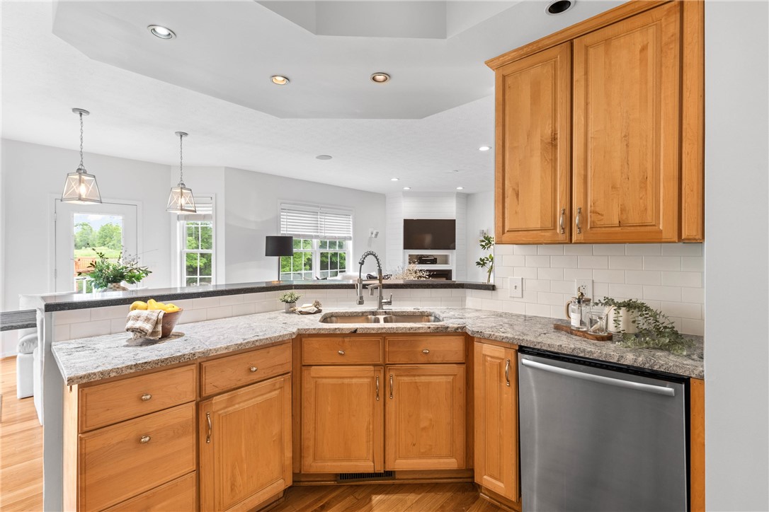 1539 Fieldcrest Drive, Webster, New York image 18