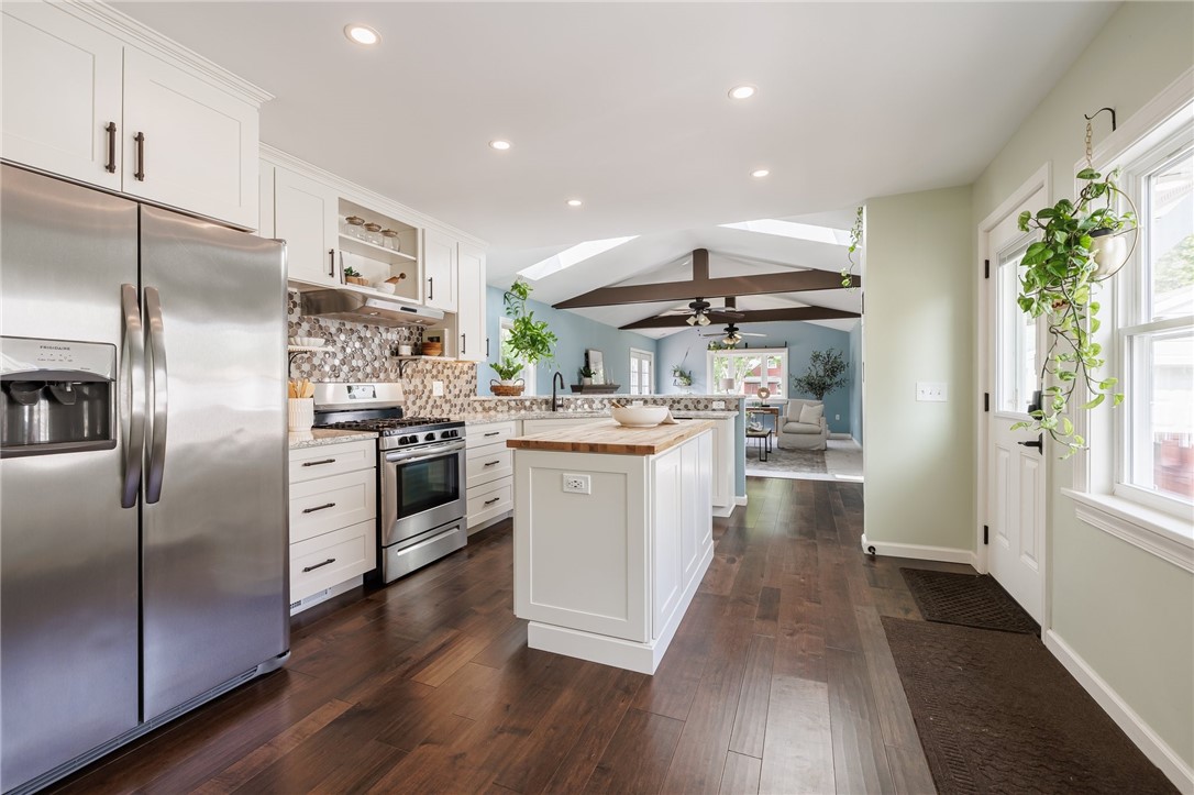 85 Varian Lane, Gates, New York image 2